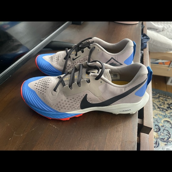 Nike shose for men size 10.5 color gray white - Picture 1 of 8
